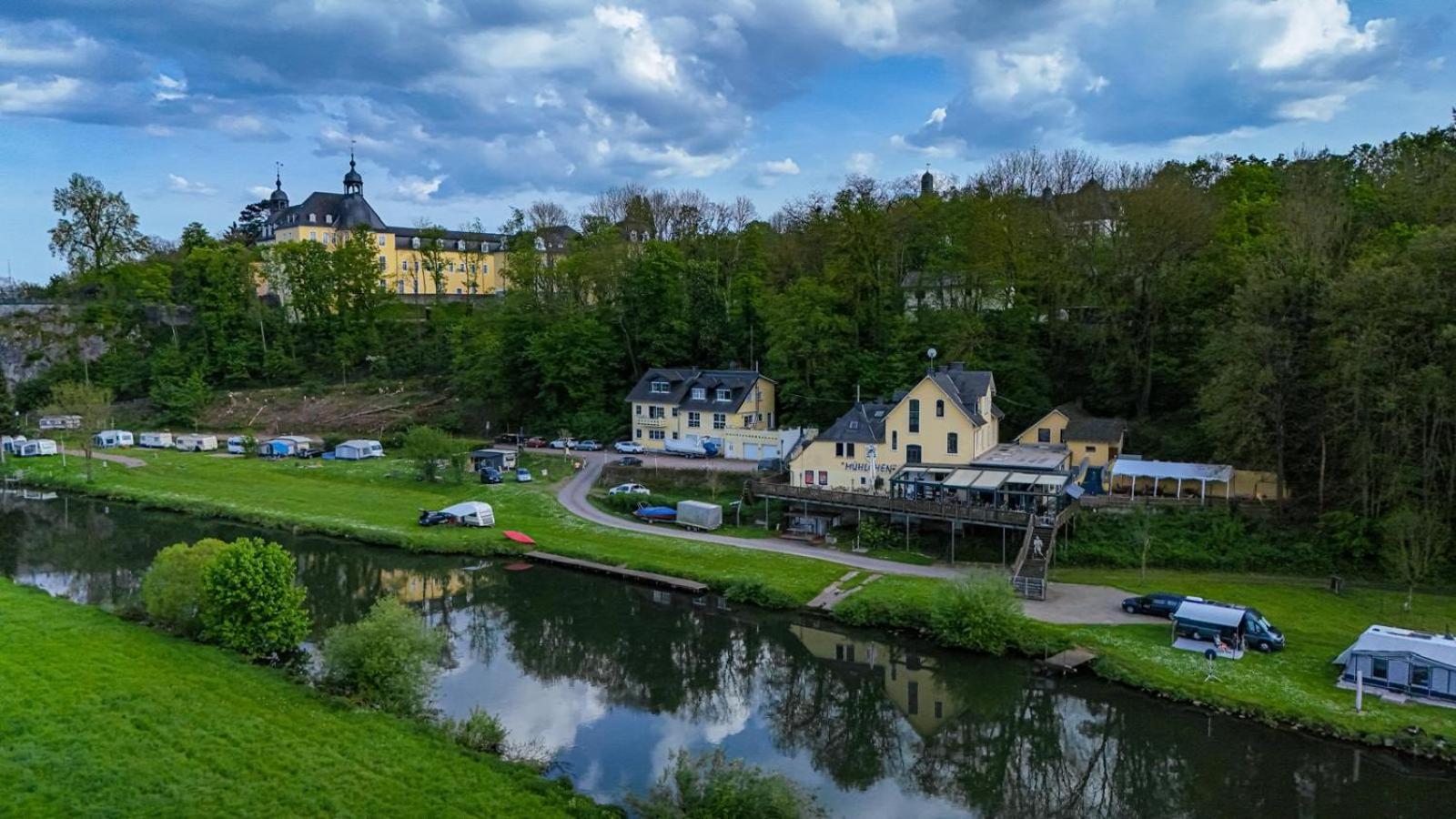 Ferienwohnung Riverside Resort Idyllisch Direkt An Der Lahn Diez Exterior photo